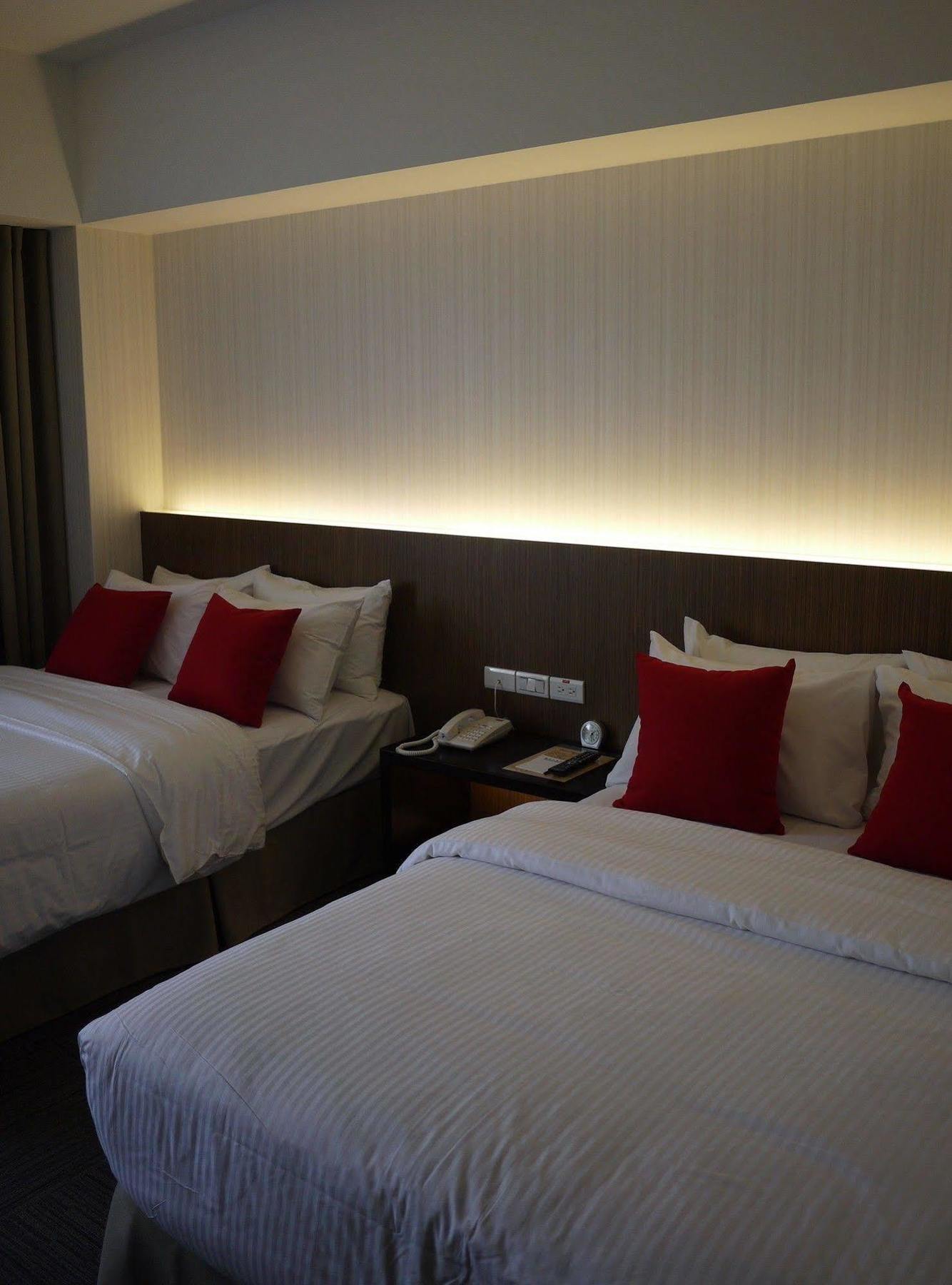 Emperor Hotel Taipei Bagian luar foto